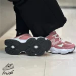 کتونی زنانه نیوبالانس ۹۰۶۰ صورتی آجری