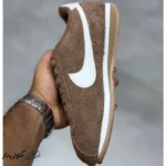کتونی خارجی زنانه نایک کورتز قهوه‌ای سفید Nike Cortez Vintage Medium Curry FJ2530-200