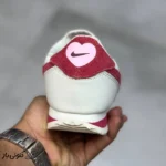 کتونی خارجی زنانه نایک کورتز ولنتاین سفید قرمز Nike Cortez SE Valentine’s Day FZ5167-133