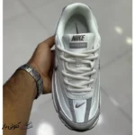 کتونی خارجی یونیسکس نایک اینیشیتور سفید خاکستری قهوه‌ای Nike Initiator Phantom Light Bone Sail Brown IB4339-001
