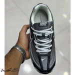 کتونی خارجی یونیسکس نایک اینیشیتور نقره‌ای خاکستری مشکی سفید Nike Initiator Anthracite Metallic Cool Grey IB3083-001